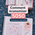 Femme souriante tenant une tirelire, symbole d'économie et d'épargne.